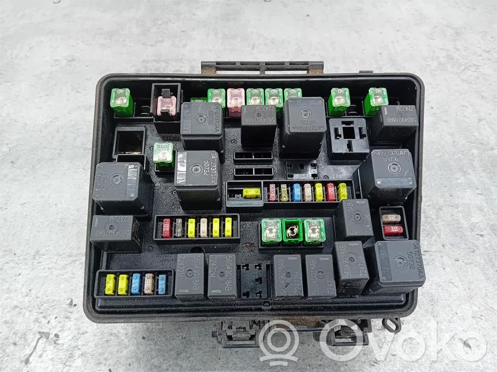 Fuse box set   P05082054AA