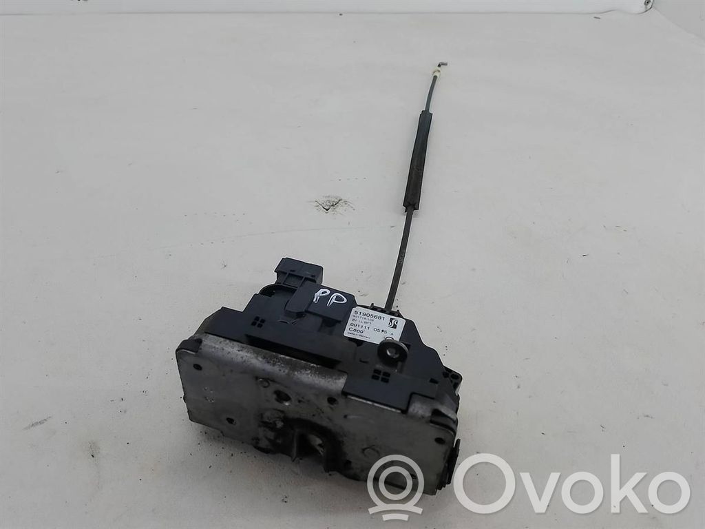 Fiat Punto Evo Zamek drzwi przednich 