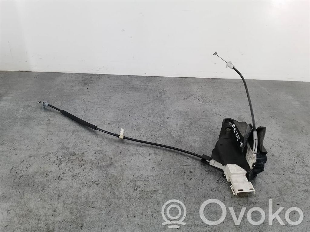 Peugeot 407 Front door lock 