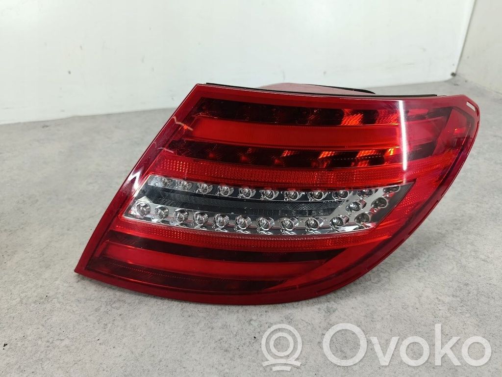 Mercedes-Benz C W204 Lampa tylna 