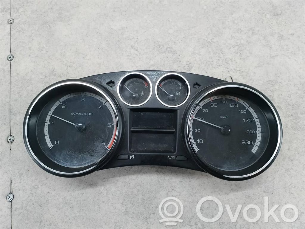 Peugeot 308 Speedometer (instrument cluster) 