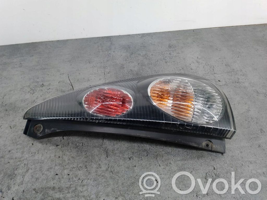 Peugeot 107 Aizmugurējais lukturis virsbūvē 