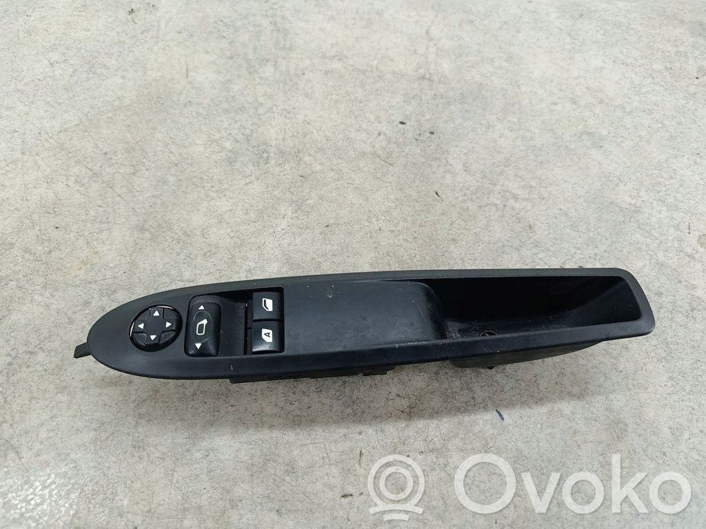Citroen DS3 Quarter vent window switch 