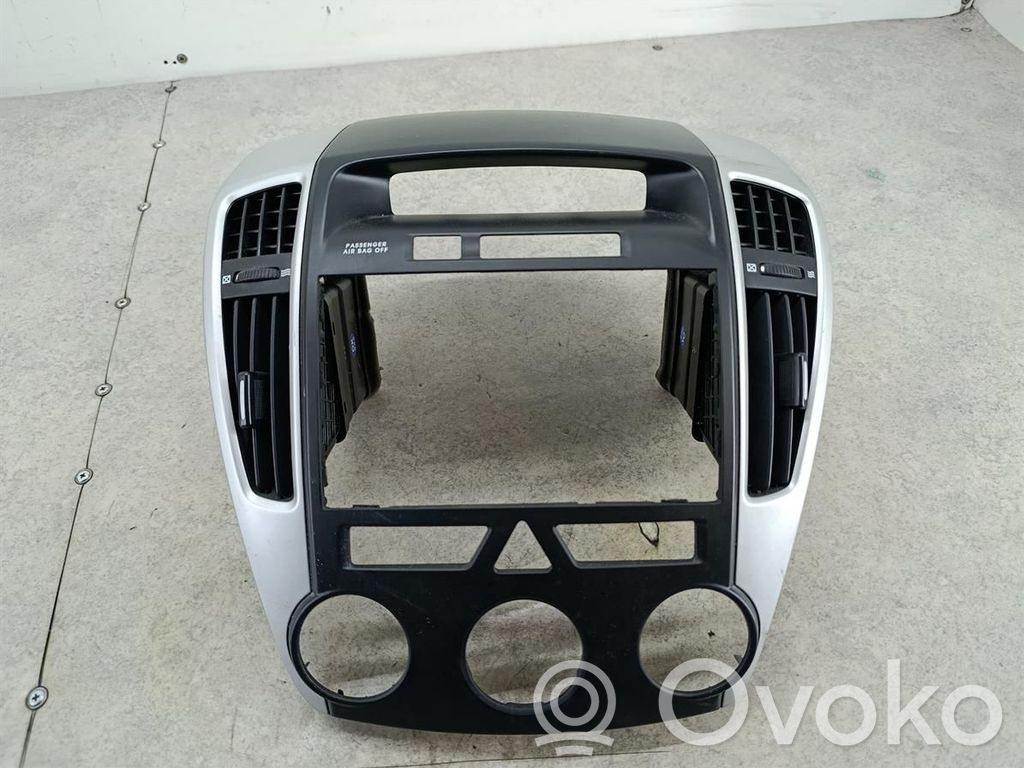 KIA Pro Cee'd I Radio/GPS head unit trim 