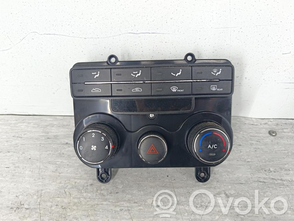 Hyundai i30 Climate control/heater control trim 
