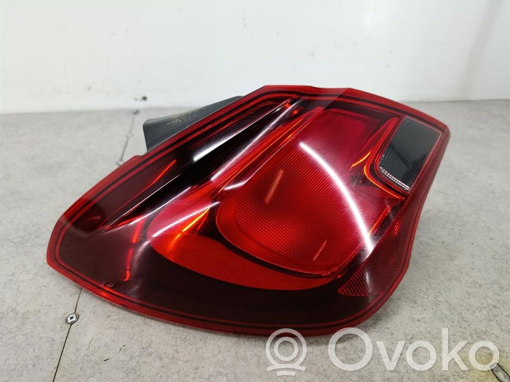 Opel Corsa E Galinis žibintas kėbule 