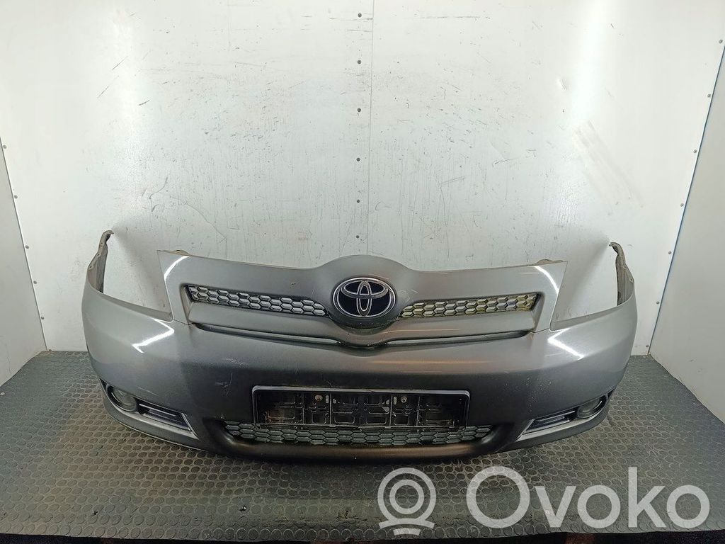 Toyota Corolla Verso E121 Zderzak przedni 