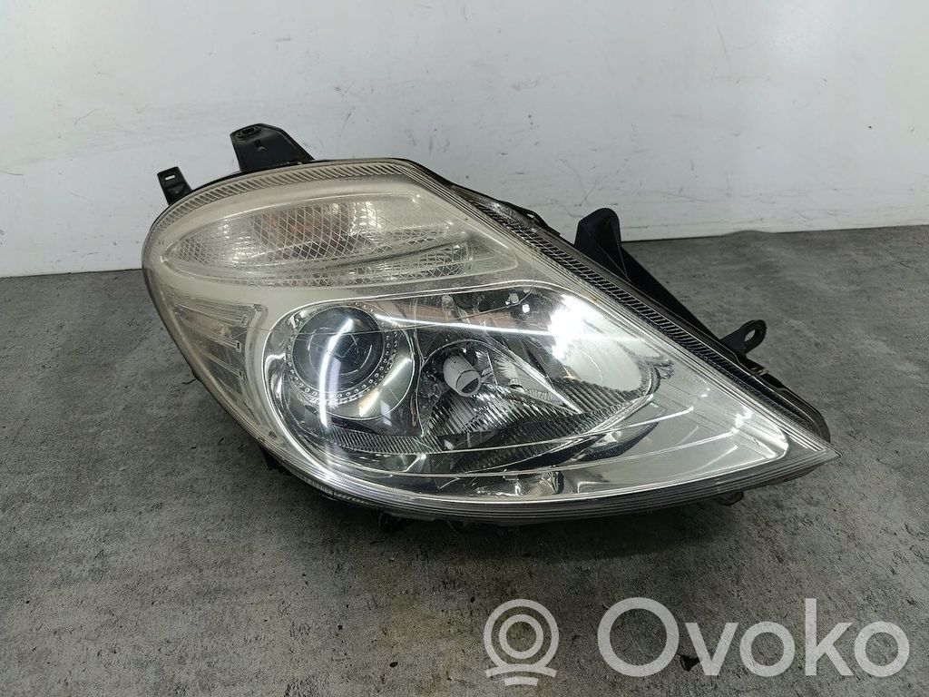 Scheinwerfer   1494315080