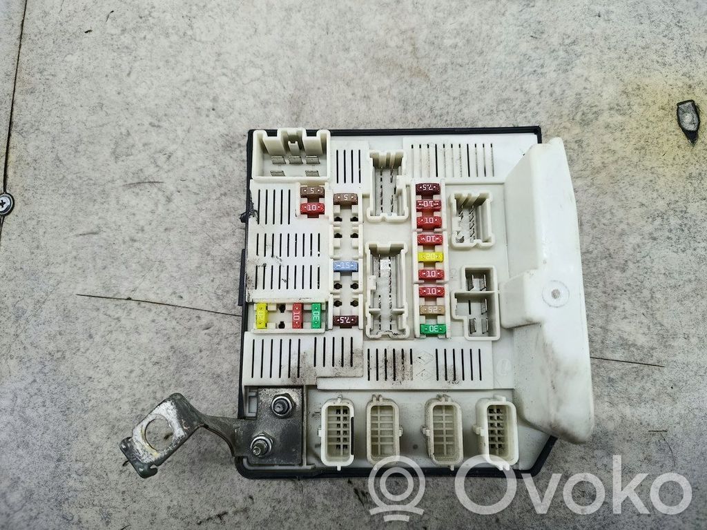 Renault Kangoo II Central body control module 