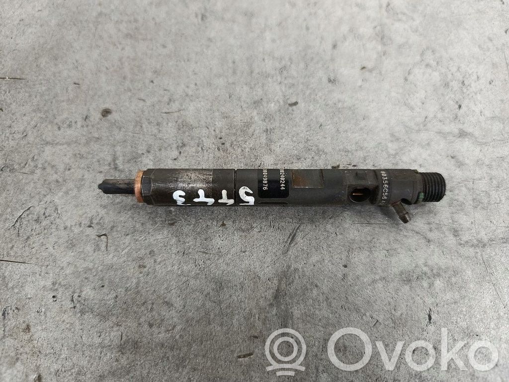 Injector combustibil