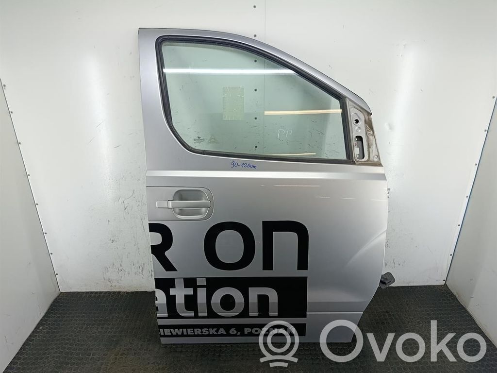 Hyundai H-1, Starex, Satellite Durvis 