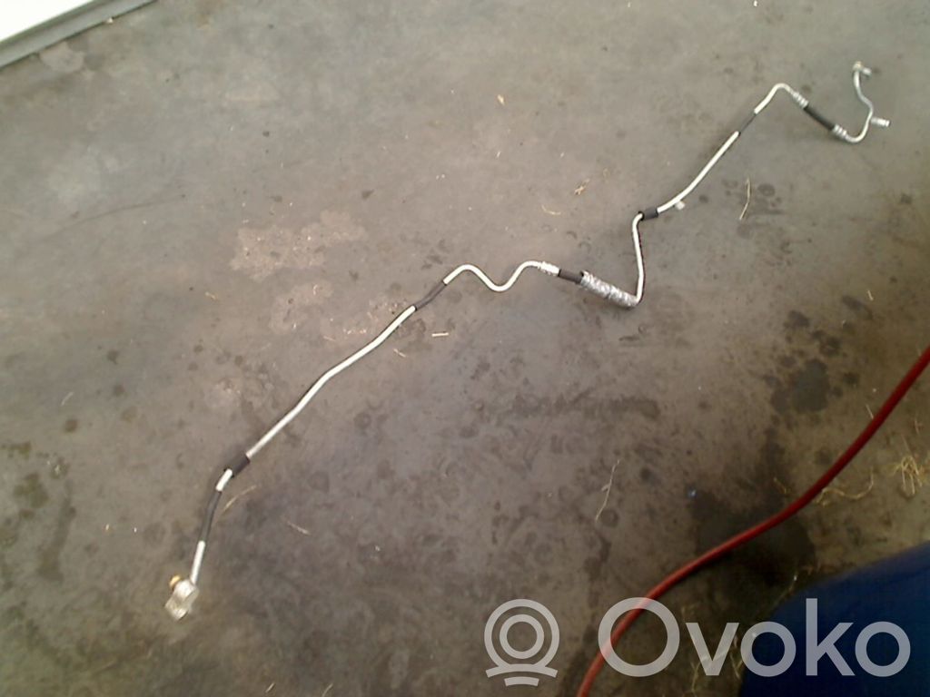 BMW 3 E90 E91 Ilmastointilaitteen putki (A/C) 