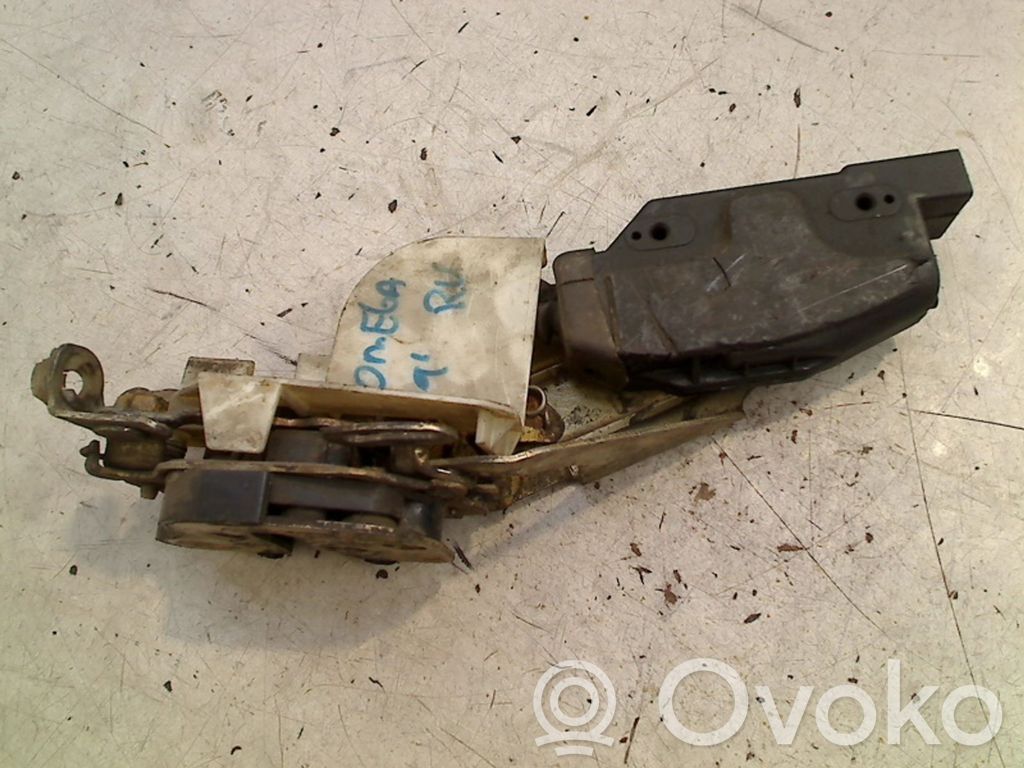 Opel Omega A Priekšpusē slēdzene 