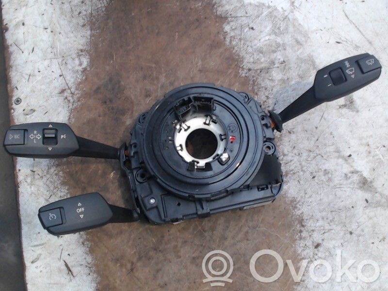 Steering wheel buttons/switches   1002555600,1002555600