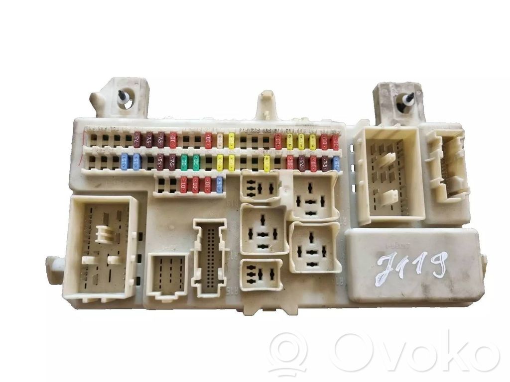 Mazda 3 I Fuse module 