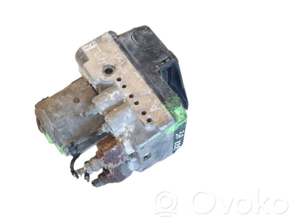 Audi A8 S8 D2 4D ABS bloks 