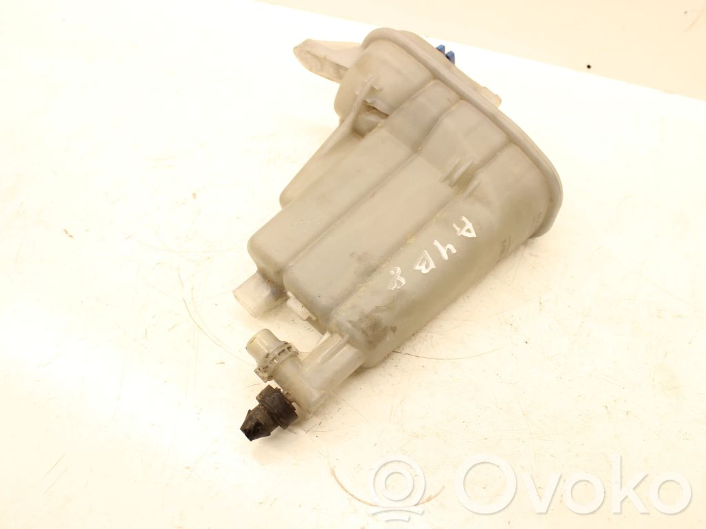 Audi A4 S4 B8 8K Zbiornik płynu do spryskiwaczy szyby przedniej / czołowej 