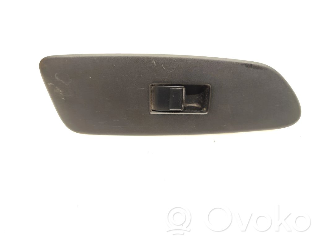 Toyota Auris 150 Electric window control switch 