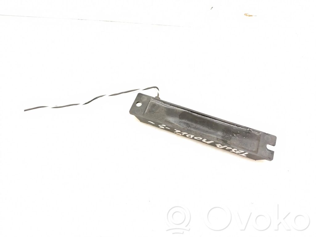 Tesla Model S Antenos stiprintuvas 