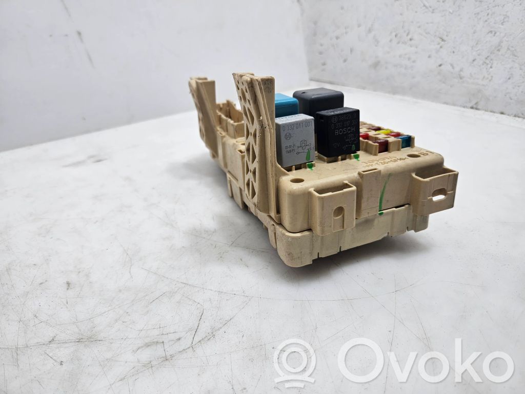 Toyota Avensis T250 Fuse module 