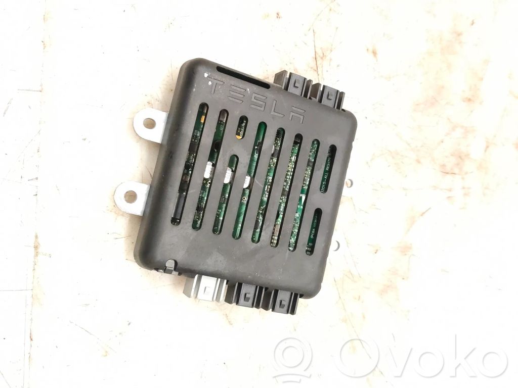 USB control unit   104282900F