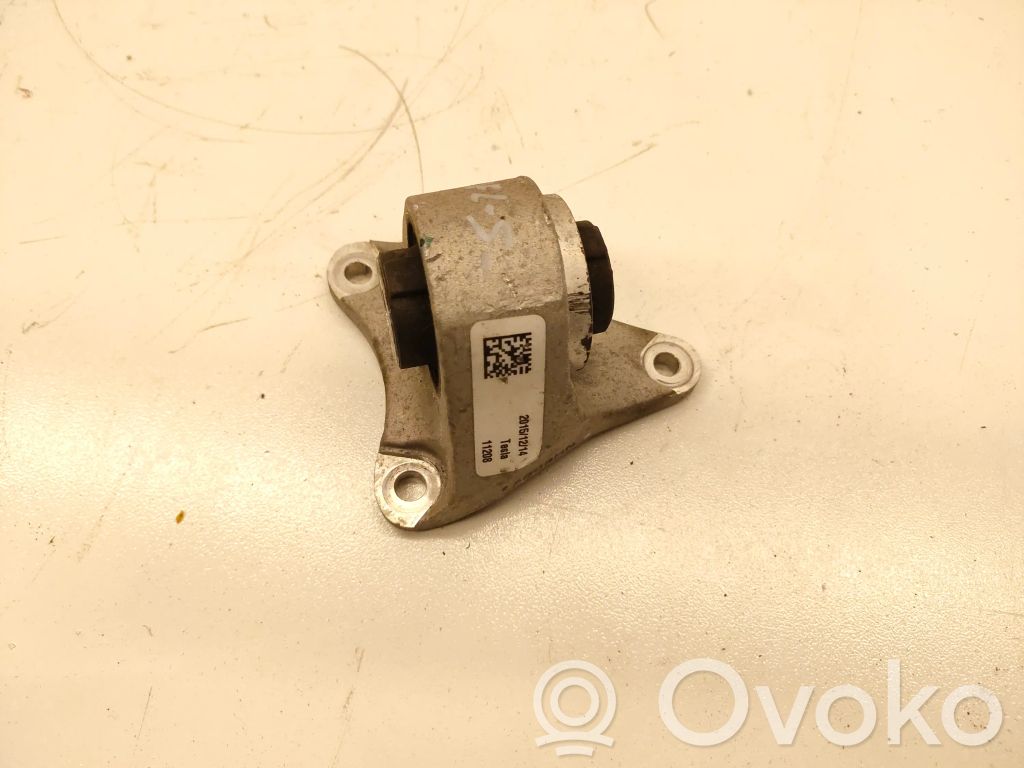 Tesla Model S Engine mount bracket 