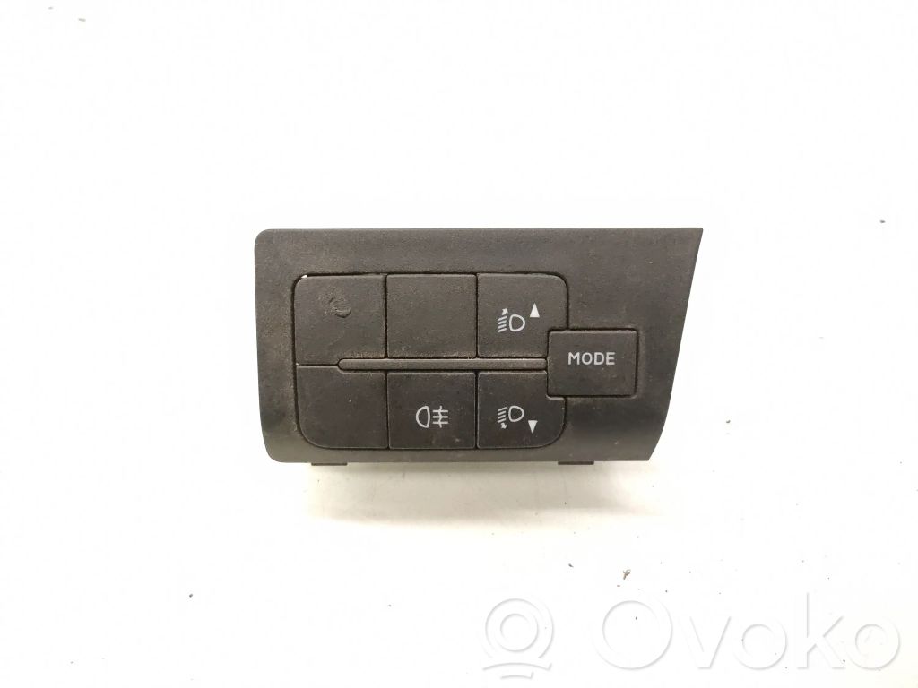 Mitsubishi Outlander Headlight level height control switch 