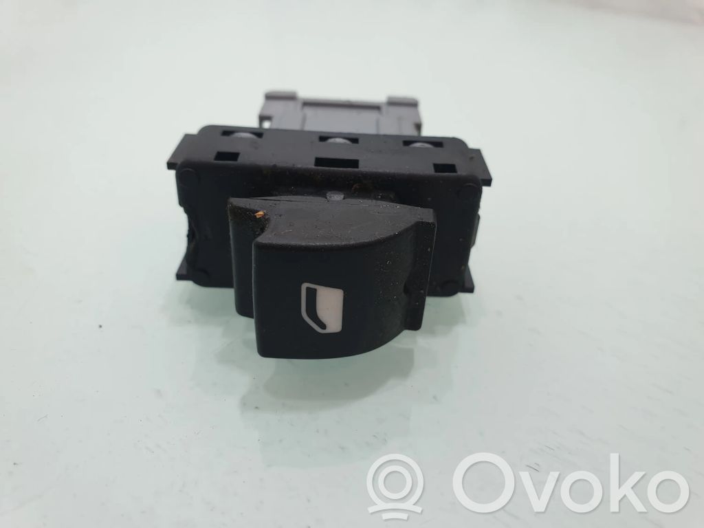 Citroen Berlingo Electric window control switch 