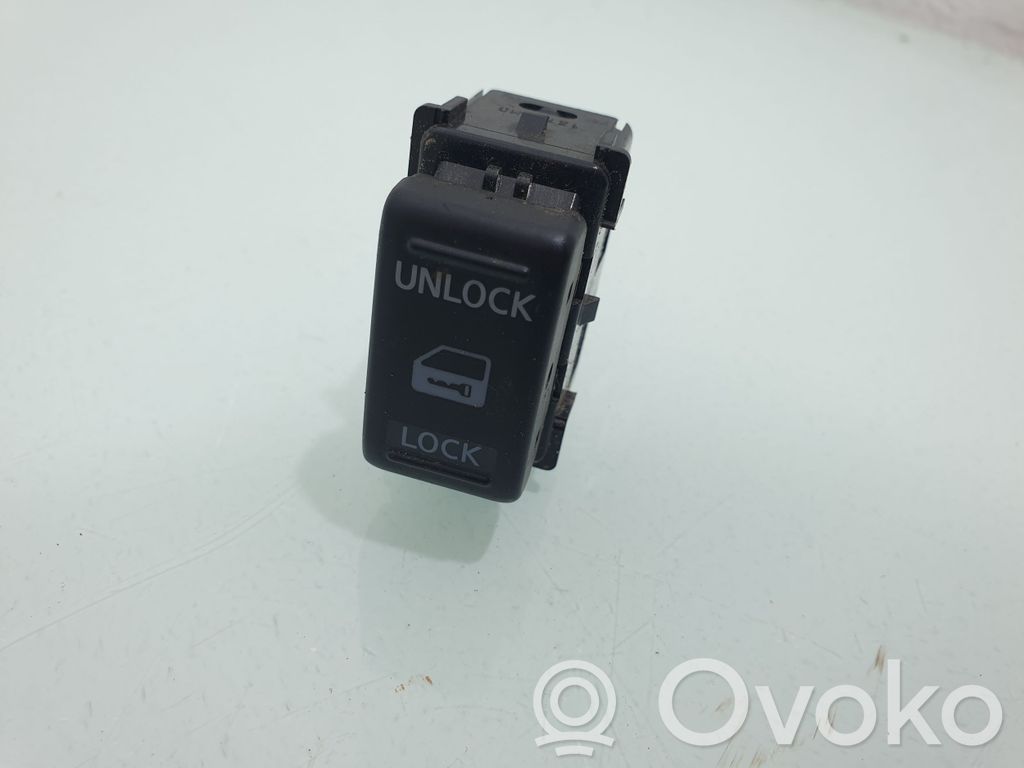 Central locking switch button   13709MD