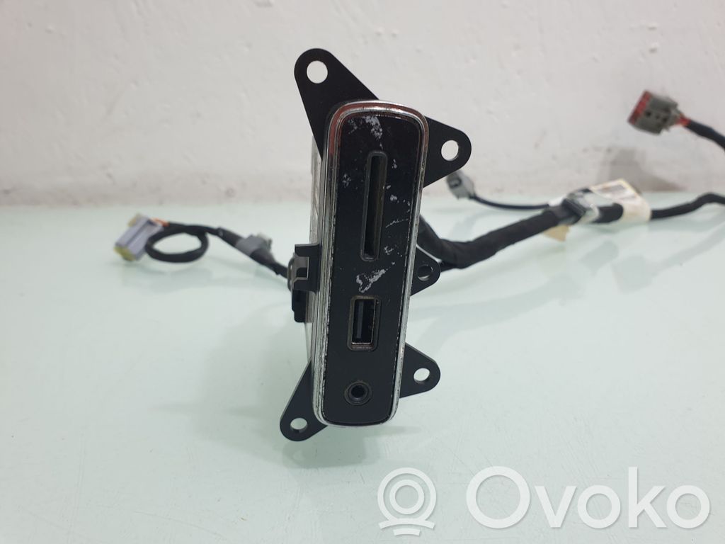 Dodge Durango III Enchufe conector USB 