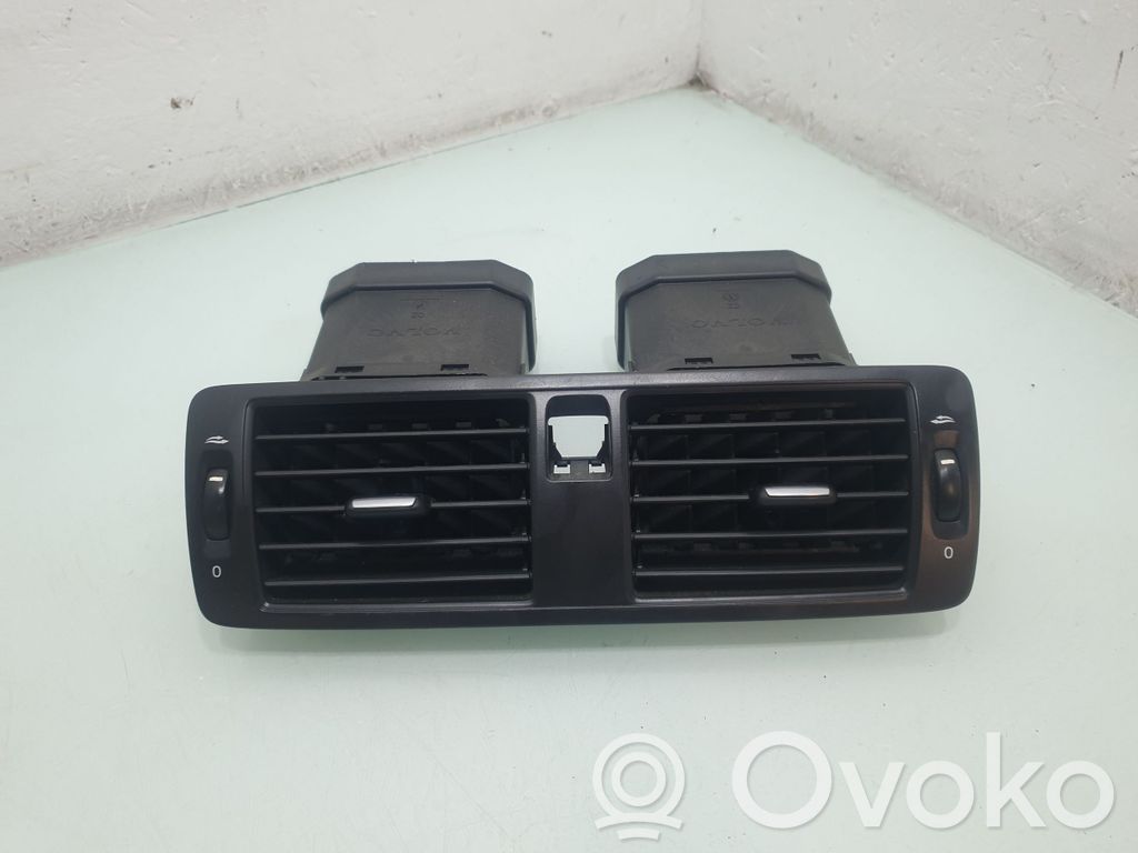 Volvo V50 Centrinės oro grotelės 