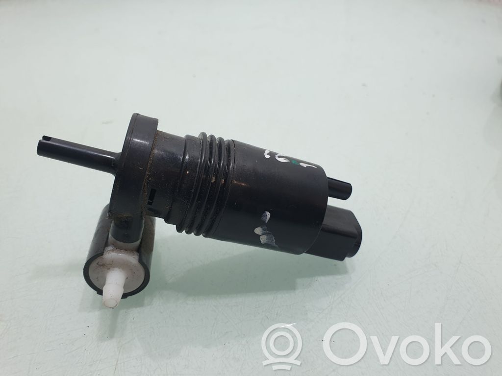 Windscreen/windshield washer pump   05152075AA