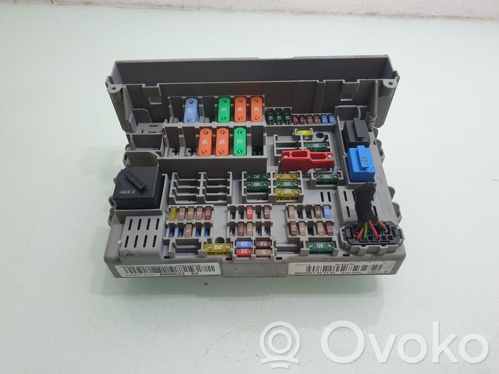 BMW 3 E90 E91 Fuse module 