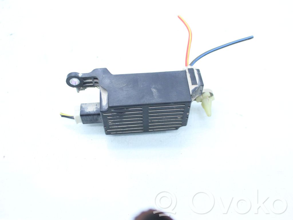 Pystyantennin suodatin   AAF15218