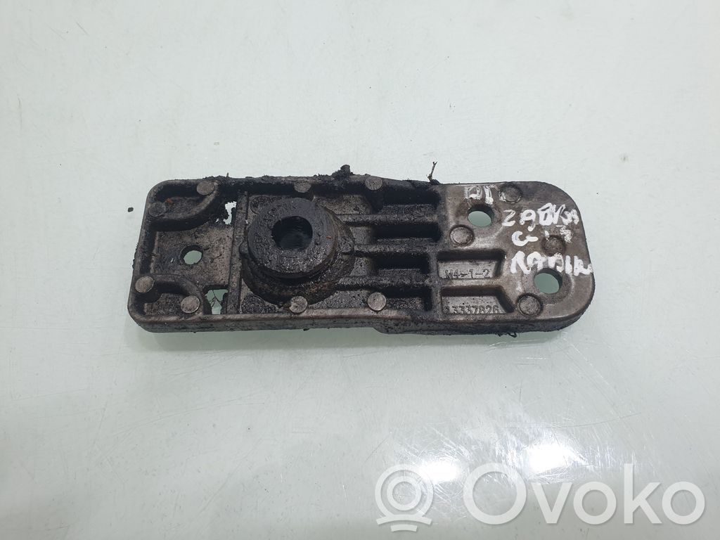 Opel Zafira C Radiator mount bracket 