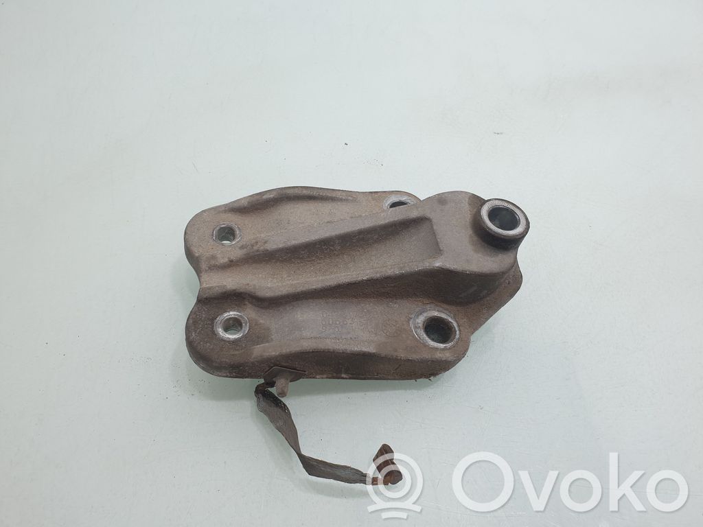 Engine mounting bracket   04721734AF