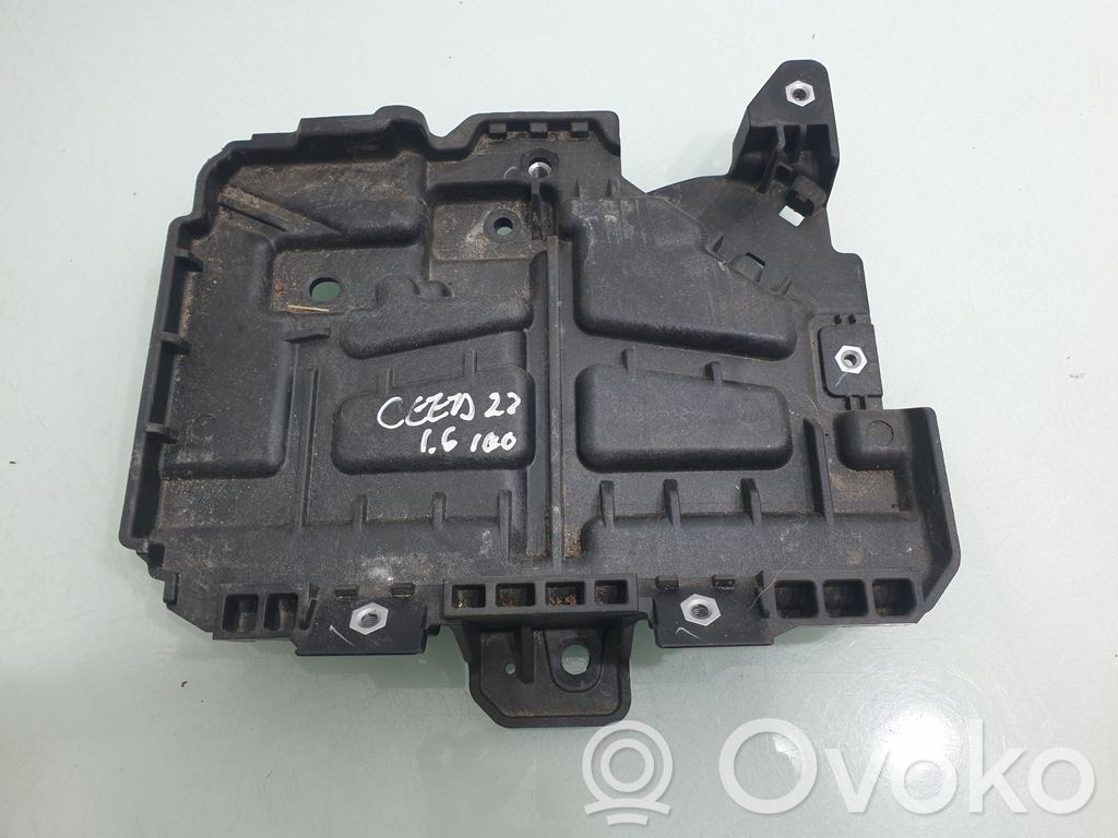 Akun alusta   37150J7600