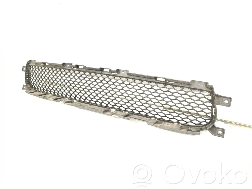 Dodge Durango III Front bumper lower grill 