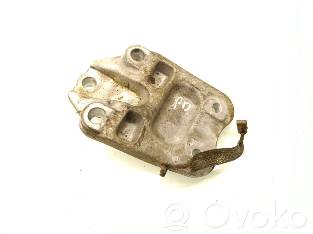 Dodge Grand Caravan Engine mounting bracket 