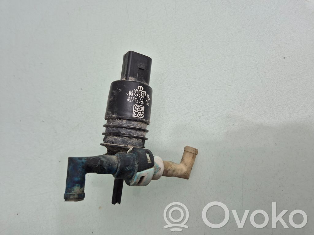 Mercedes-Benz GL X164 Windscreen/windshield washer pump 