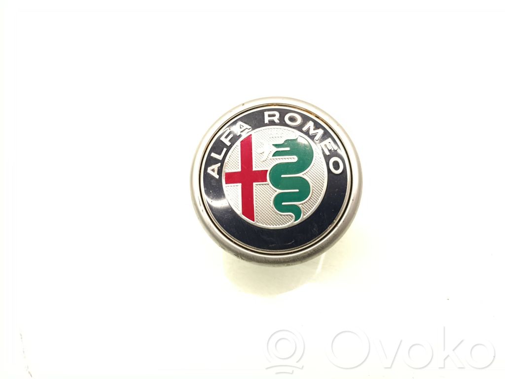 Alfa Romeo Stelvio Herstelleremblem 