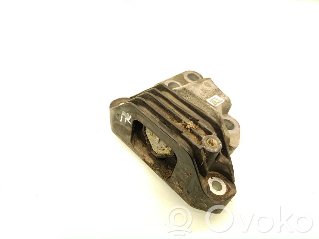 Jeep Renegade Engine mount bracket 