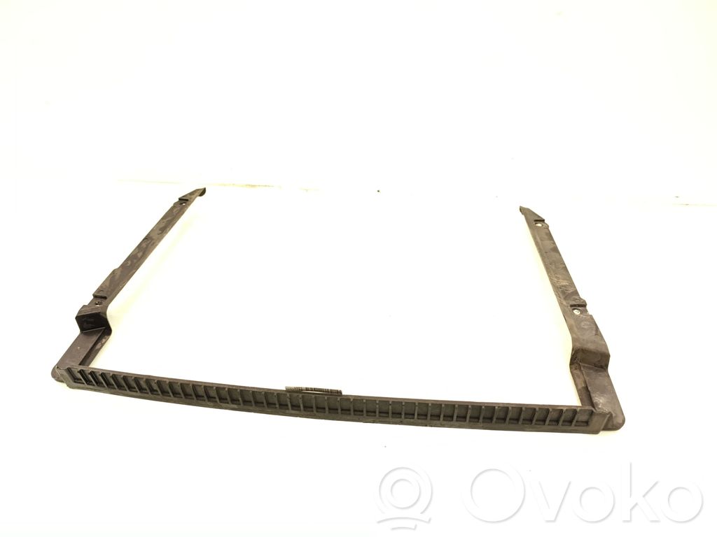 Volkswagen Polo V 6R Radiator trim 