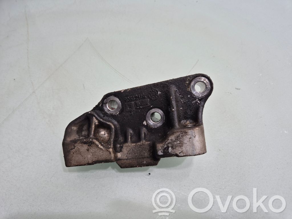 Engine mounting bracket   90542119F