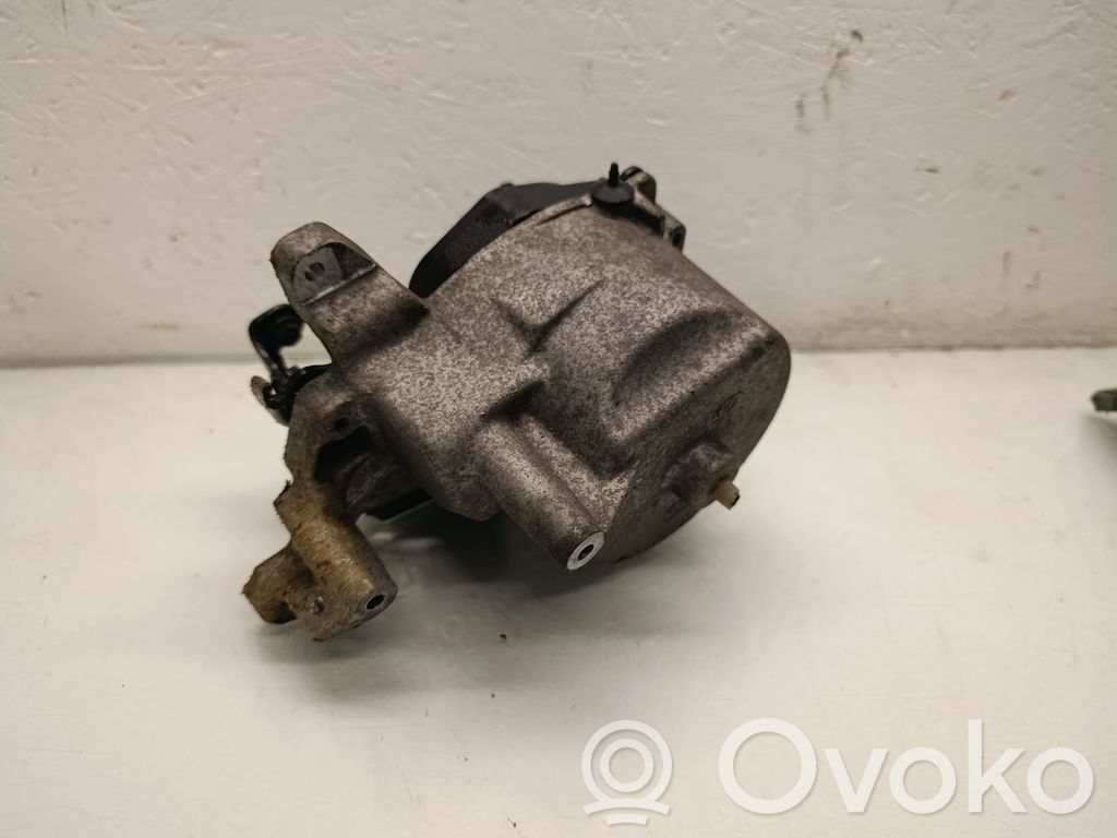 Volvo V40 Fuel filter housing 