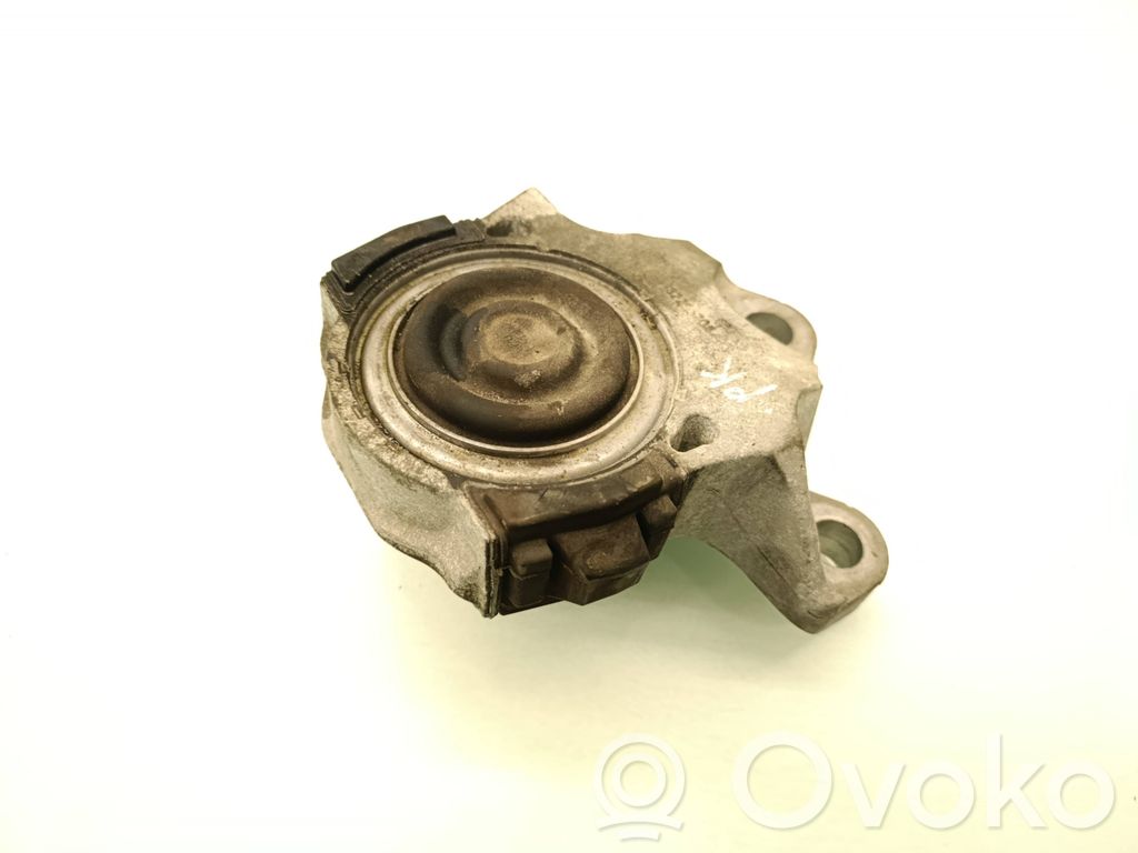 Volvo S60 Engine mount bracket 
