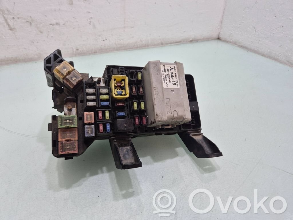 Ramka / Moduł bezpieczników   8638A019