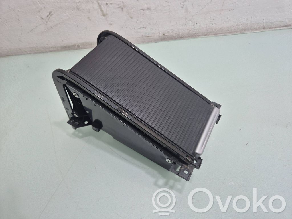 Volvo XC60 Puodelių laikiklis (priekyje) 