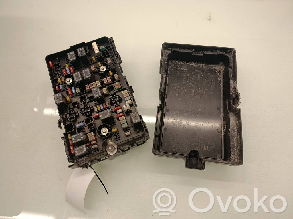 Chrysler Pacifica Fuse box set 