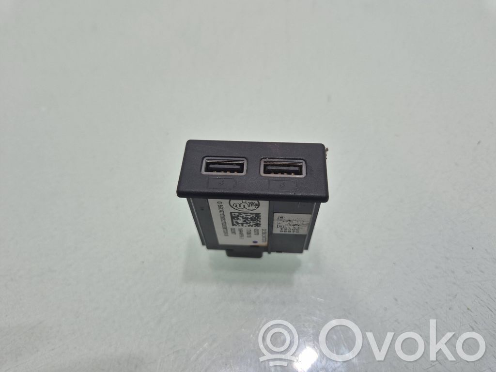 Enchufe conector USB   01561397270